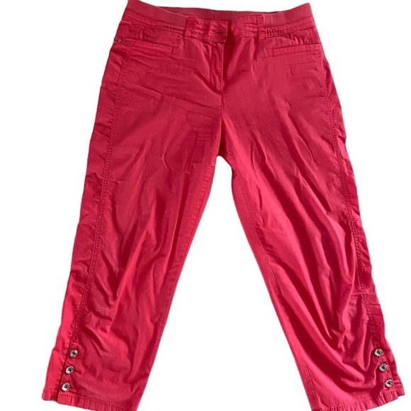 Chico’s red cotton capris size 1 , two front two back pockets - Picture 1 of 4